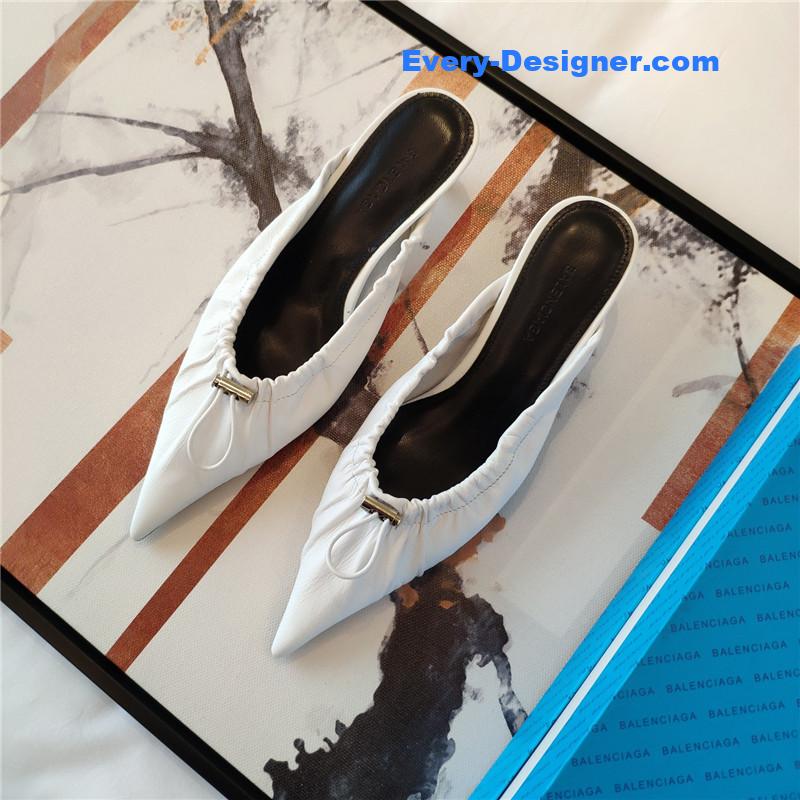 Ba1en*iaga’s new knife-heel kitten-heel elastic cuffed shoes