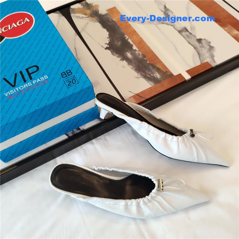 Ba1en*iaga’s new knife-heel kitten-heel elastic cuffed shoes