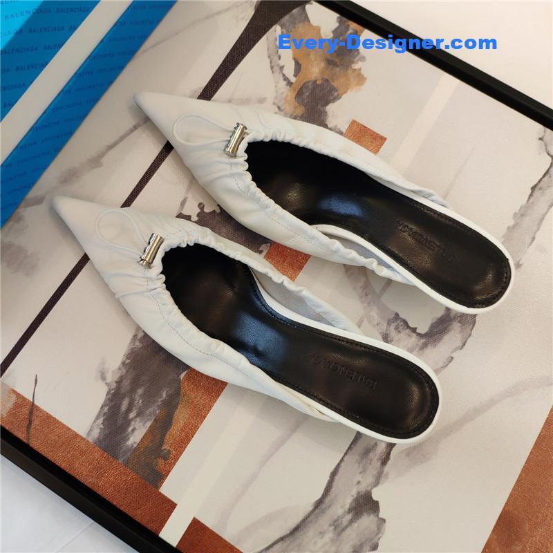 Ba1en*iaga’s new knife-heel kitten-heel elastic cuffed shoes