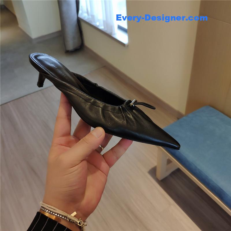 Ba1en*iaga’s new knife-heel kitten-heel elastic cuffed shoes