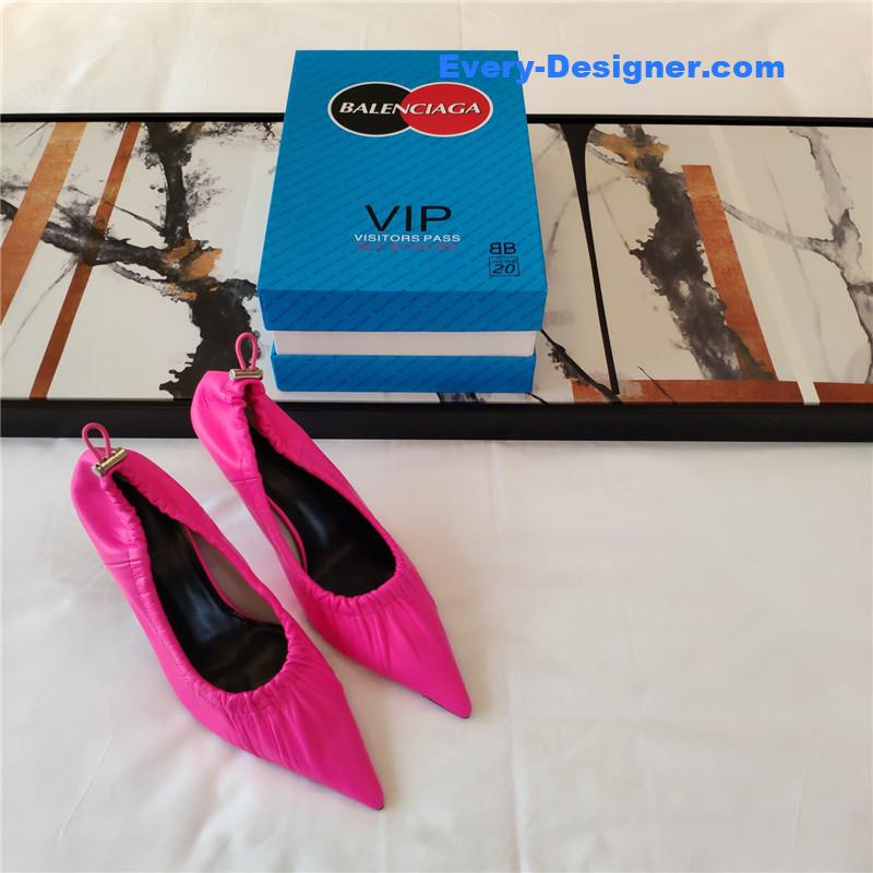 Ba1en*iaga’s new knife-heel kitten-heel elastic cuffed shoes