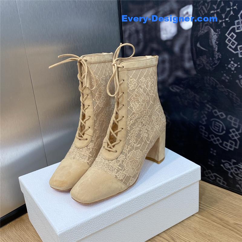 D10r block heel square toe lace up tassel roman back zipper boots