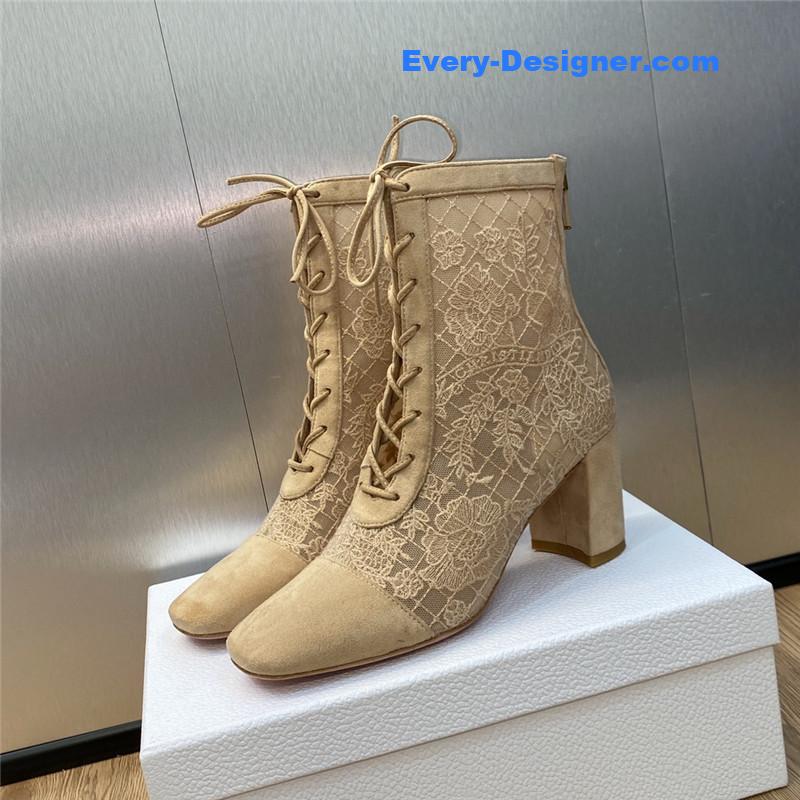 D10r block heel square toe lace up tassel roman back zipper boots