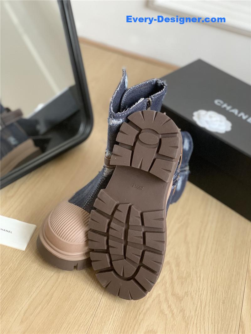 CC hidden canvas boots