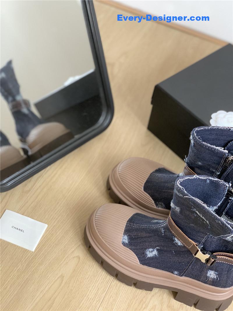 CC hidden canvas boots