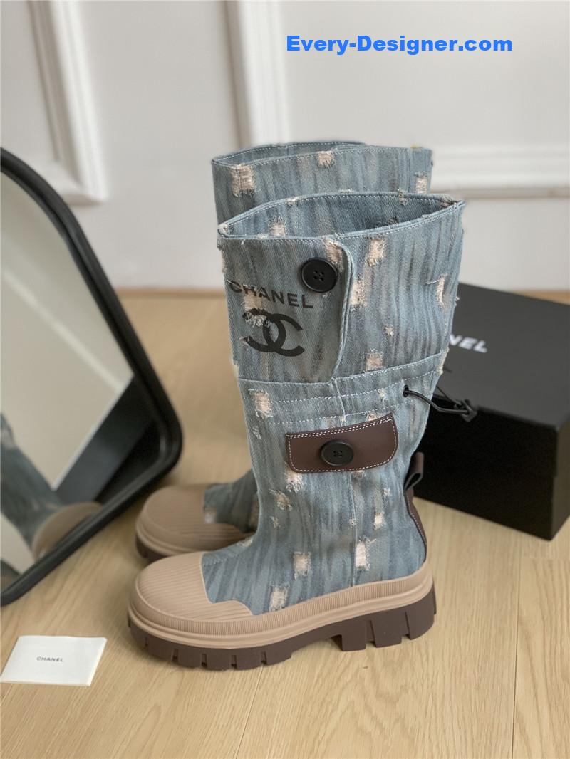 CC hidden canvas boots