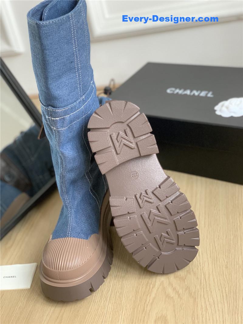 CC hidden canvas boots