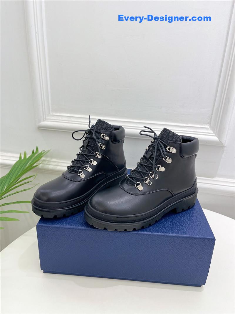 D10r new wool boots