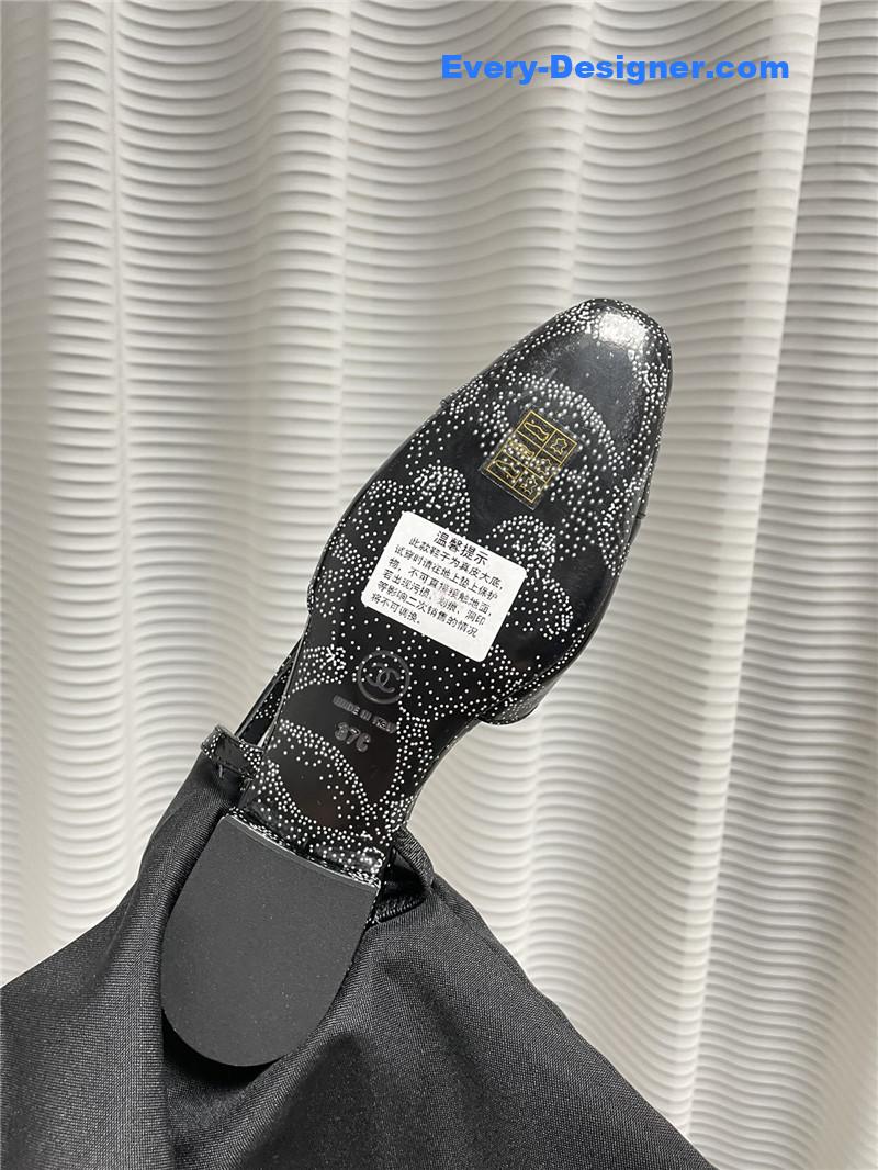 Ch**el thick heel side hollow sandals