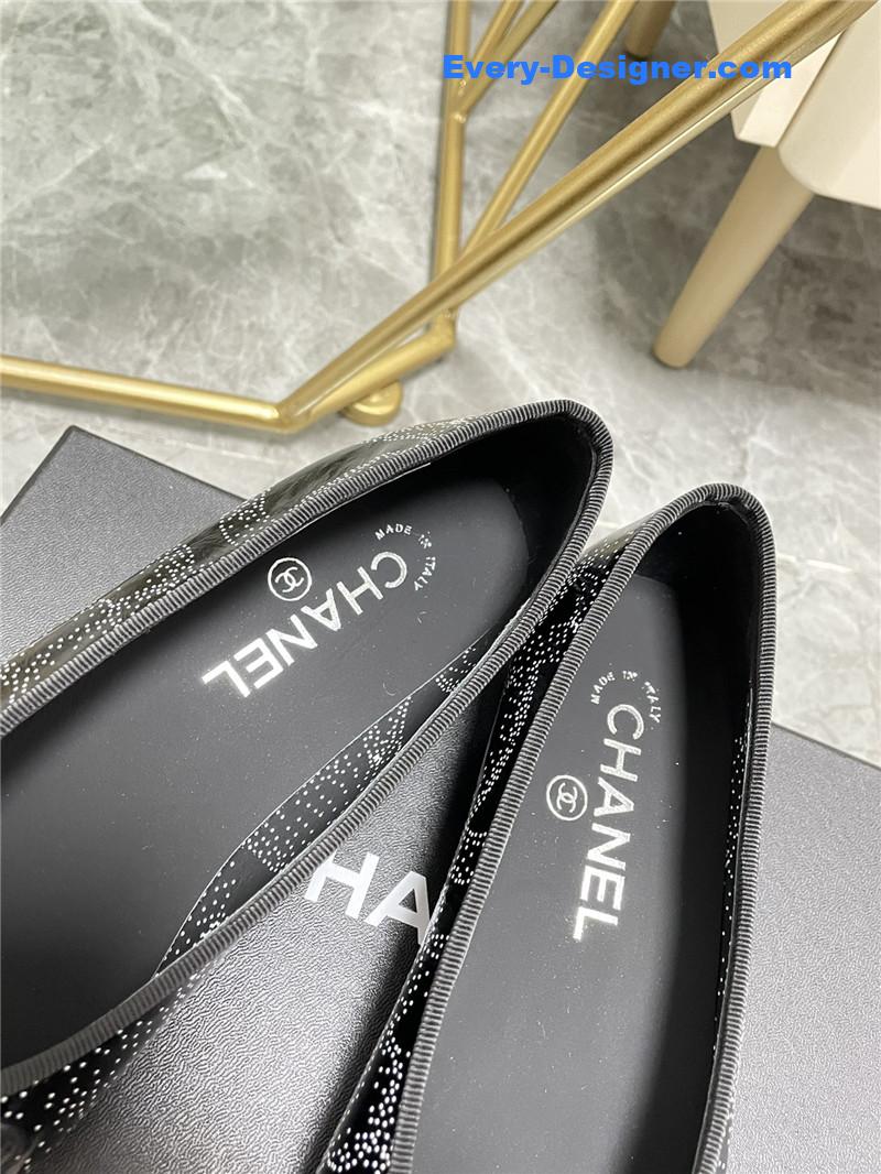 Ch**el thick heel side hollow sandals