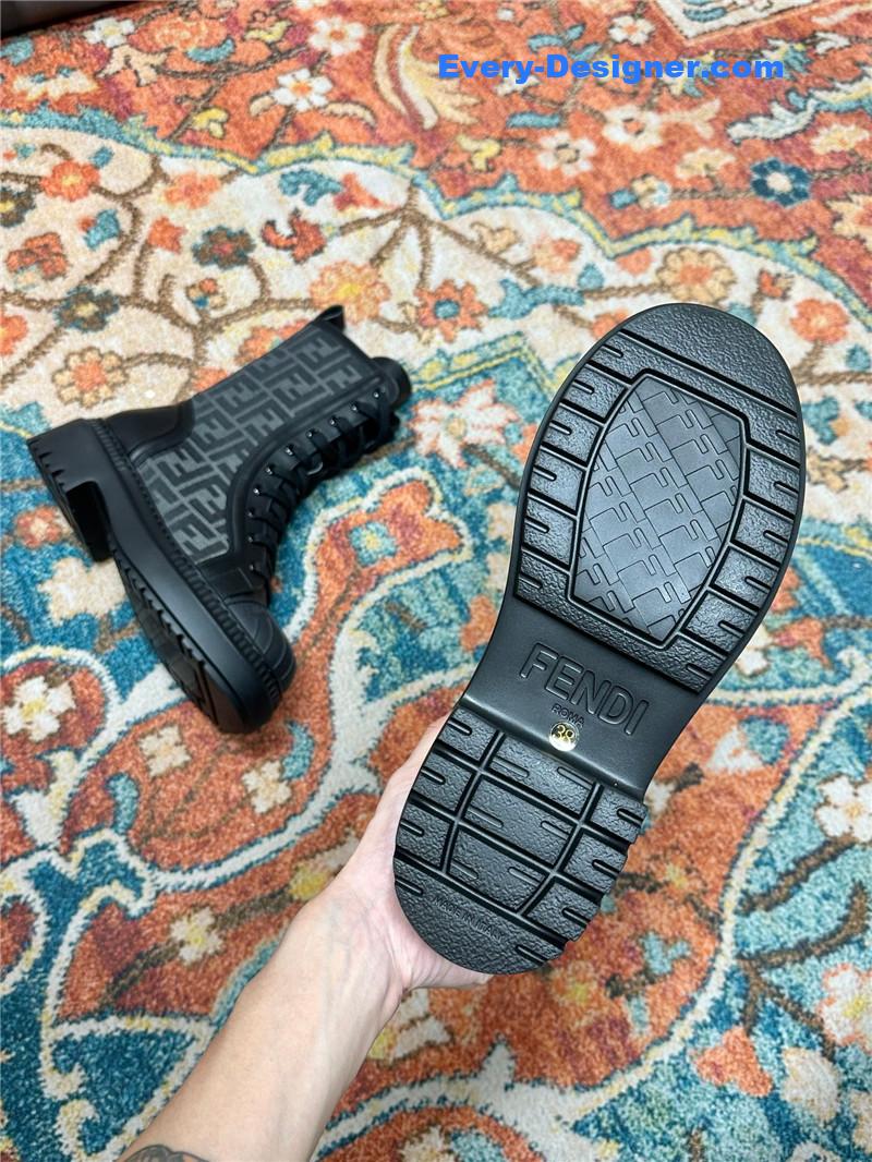 F**di new presbyopia lace-up martin boots