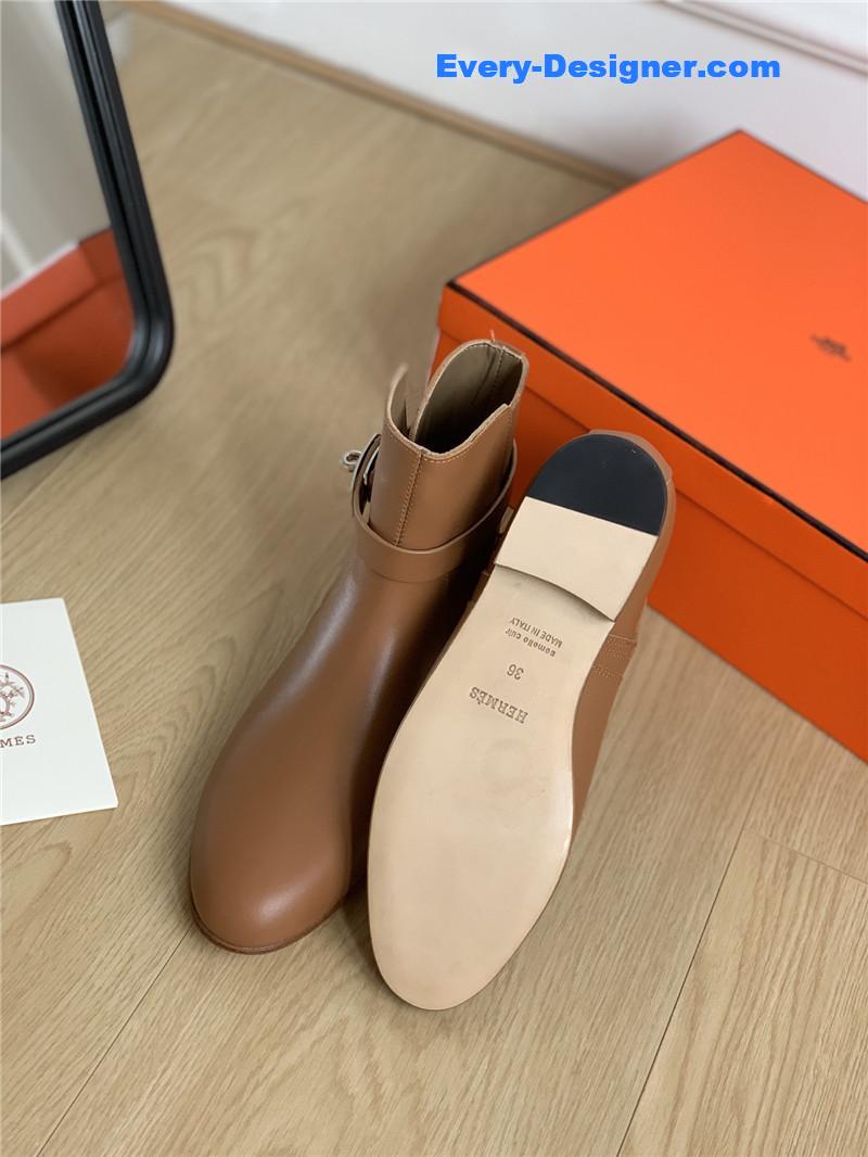 H**me5 classic kelly buckle boots