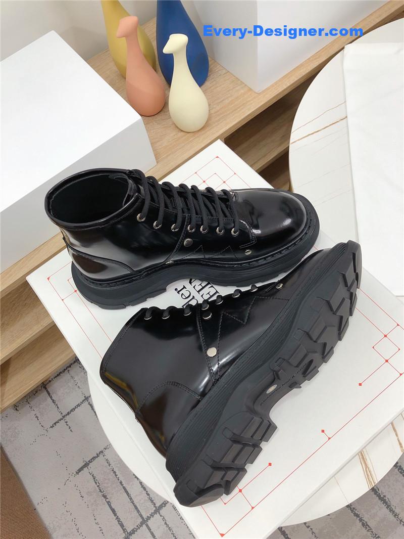 a1exa*der Mcqv*en new strappy boots