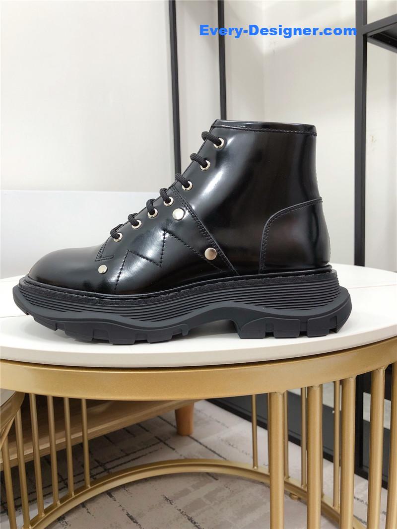 a1exa*der Mcqv*en new strappy boots