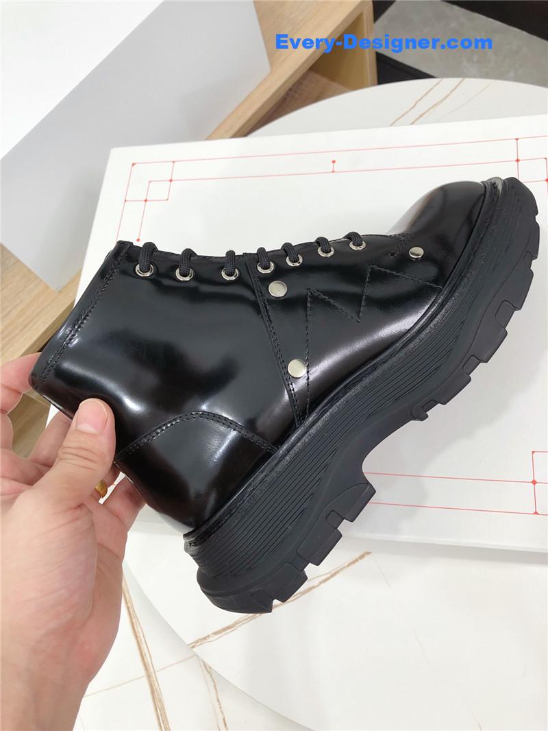 a1exa*der Mcqv*en new strappy boots