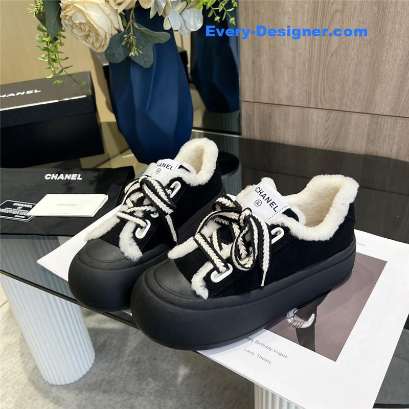 Chanel new low top thick lace bread shoes