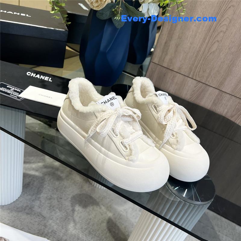 Chanel new low top thick lace bread shoes