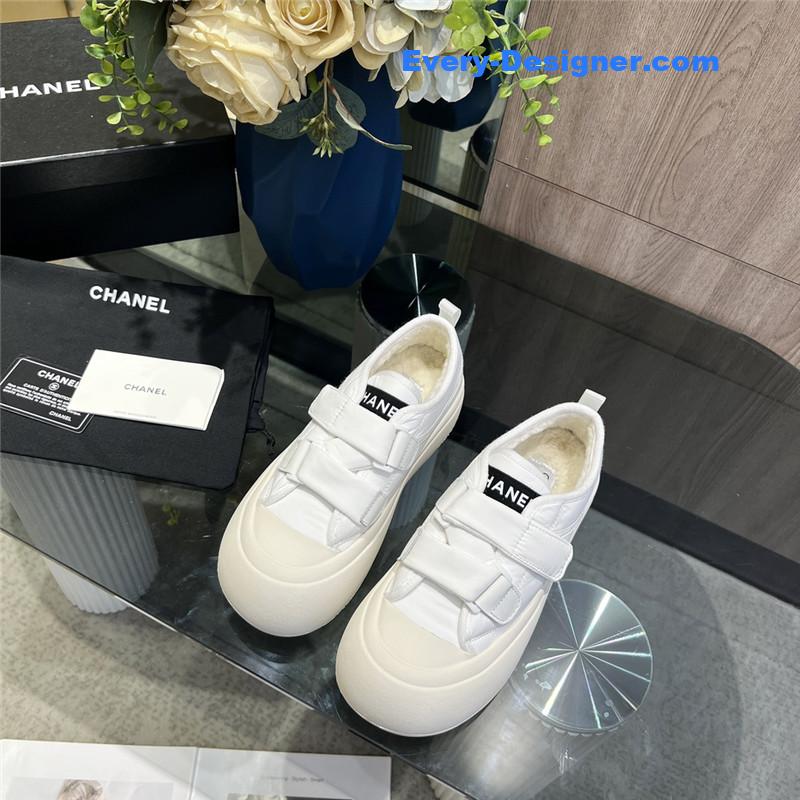Chanel new low top thick lace bread shoes