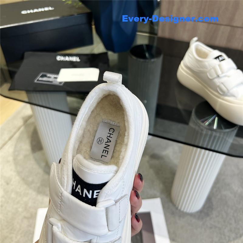 Chanel new low top thick lace bread shoes