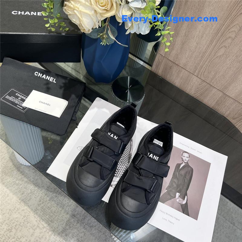 Chanel new low top thick lace bread shoes