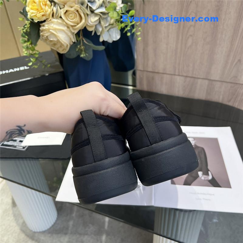 Chanel new low top thick lace bread shoes