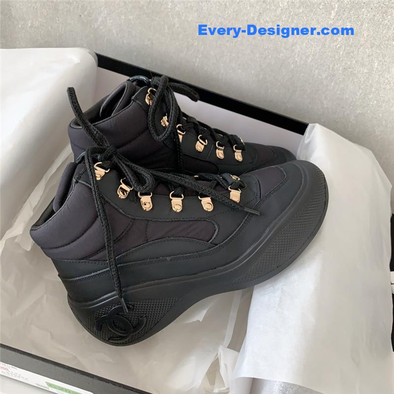 Ch**el new limited edition coco neige snow boots