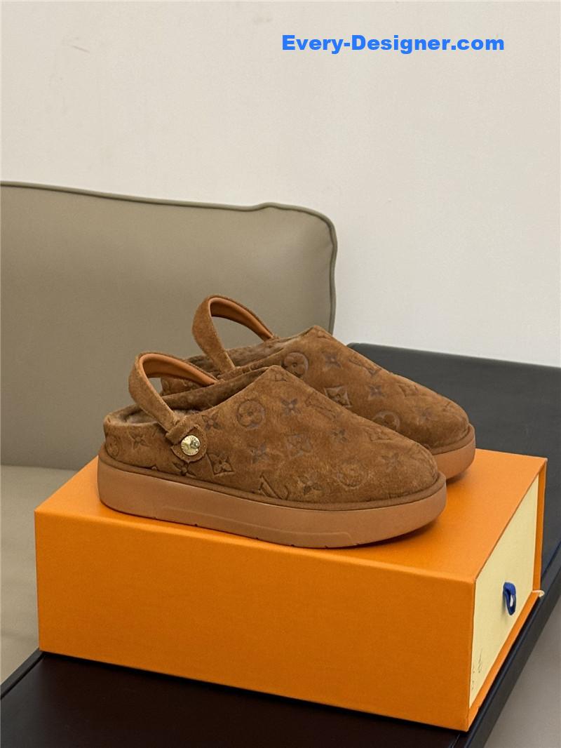 l0vis Vvtt0n lv platform slippers