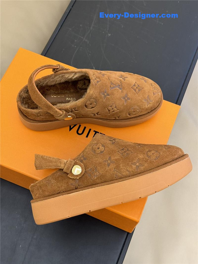 l0vis Vvtt0n lv platform slippers