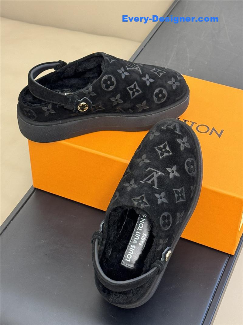 l0vis Vvtt0n lv platform slippers