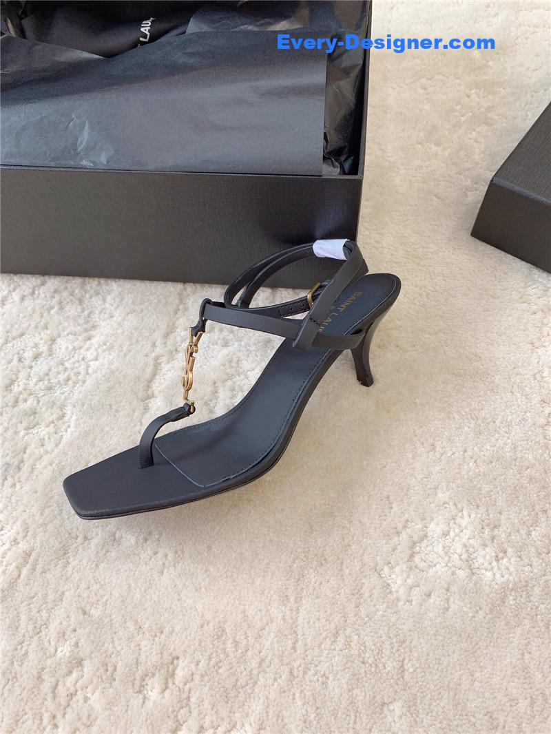 Y51 kitten heel sandals