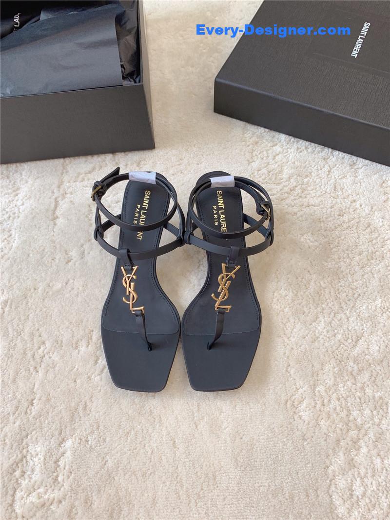 Y51 kitten heel sandals