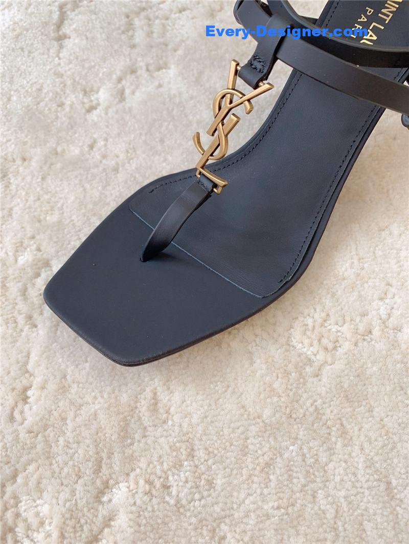 Y51 kitten heel sandals