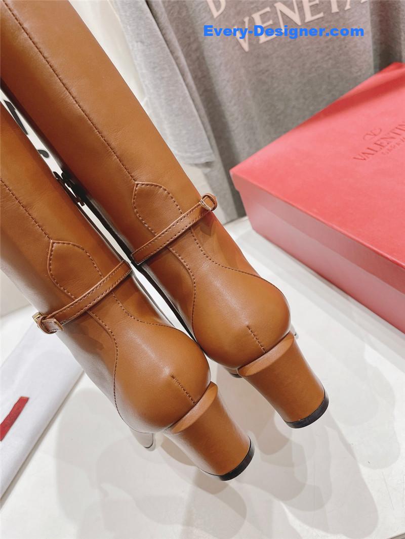 Va1e*ntin0 pointed toe chunky heel knee high boots in brown