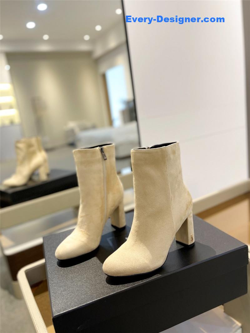 Sa1nt Lau*nt beige heel suede boots