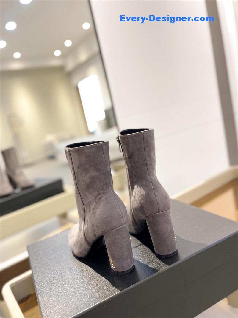 Sa1nt Lau*nt gray heel suede boots