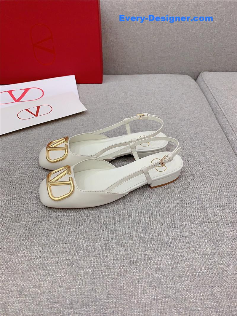 Va1e*ntin0 new square toe low heel shoes