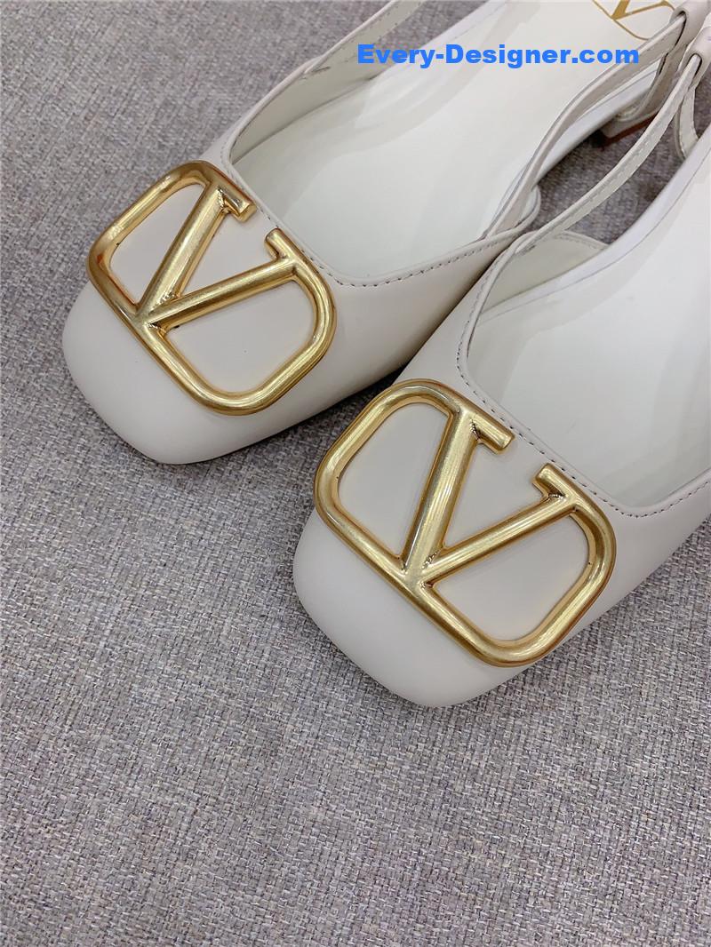 Va1e*ntin0 new square toe low heel shoes