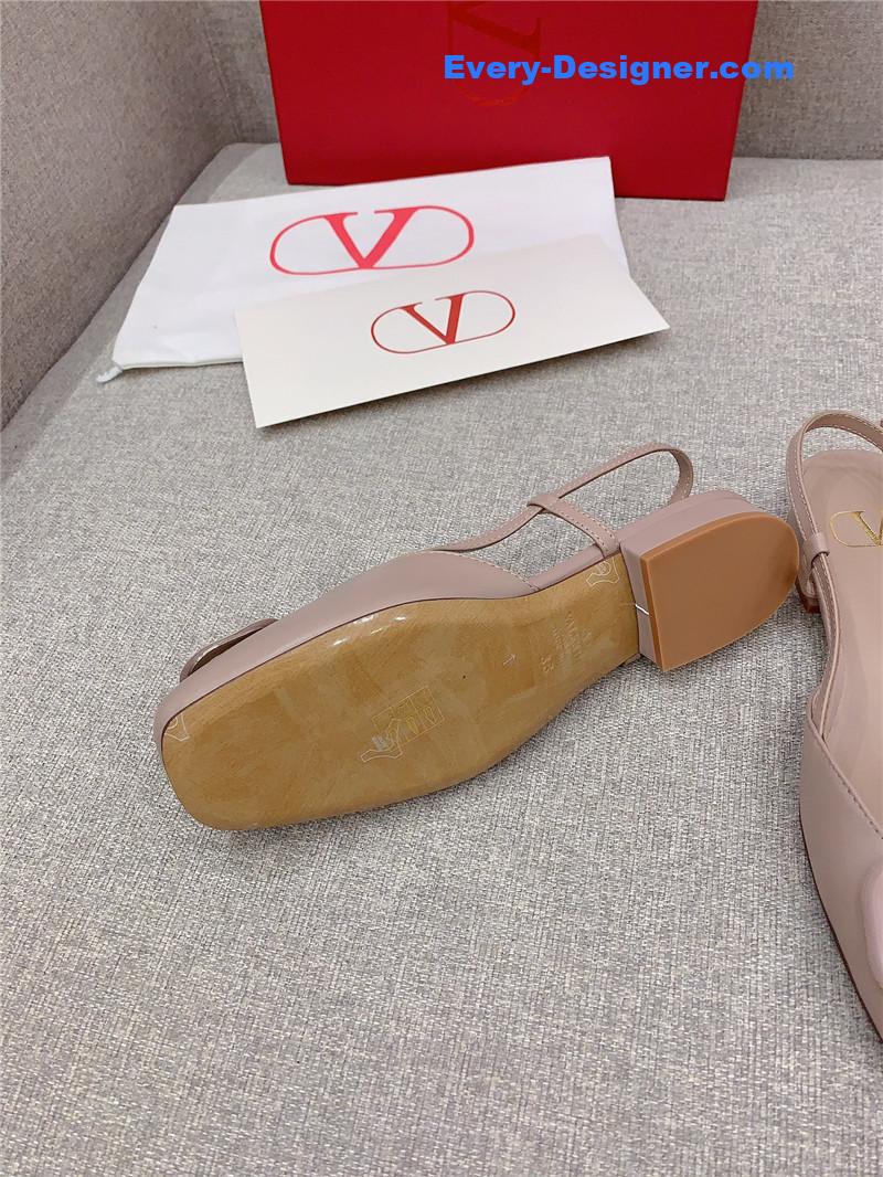 Va1e*ntin0 new square toe low heel shoes