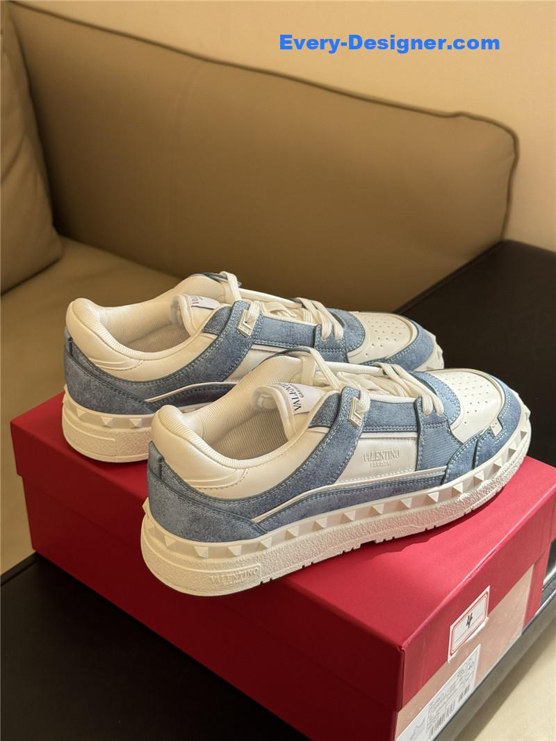 Va1e*ntin0 couple sneakers