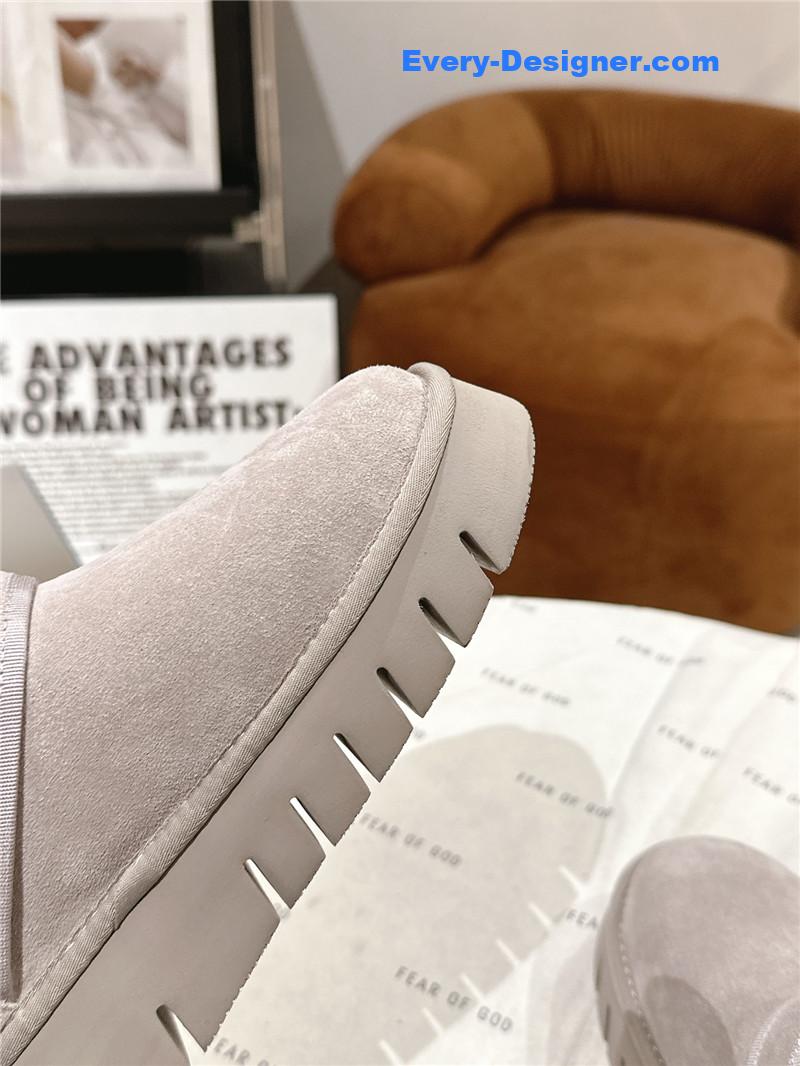 Roger Vivier Viv’ Shearling Suede Winter Boots