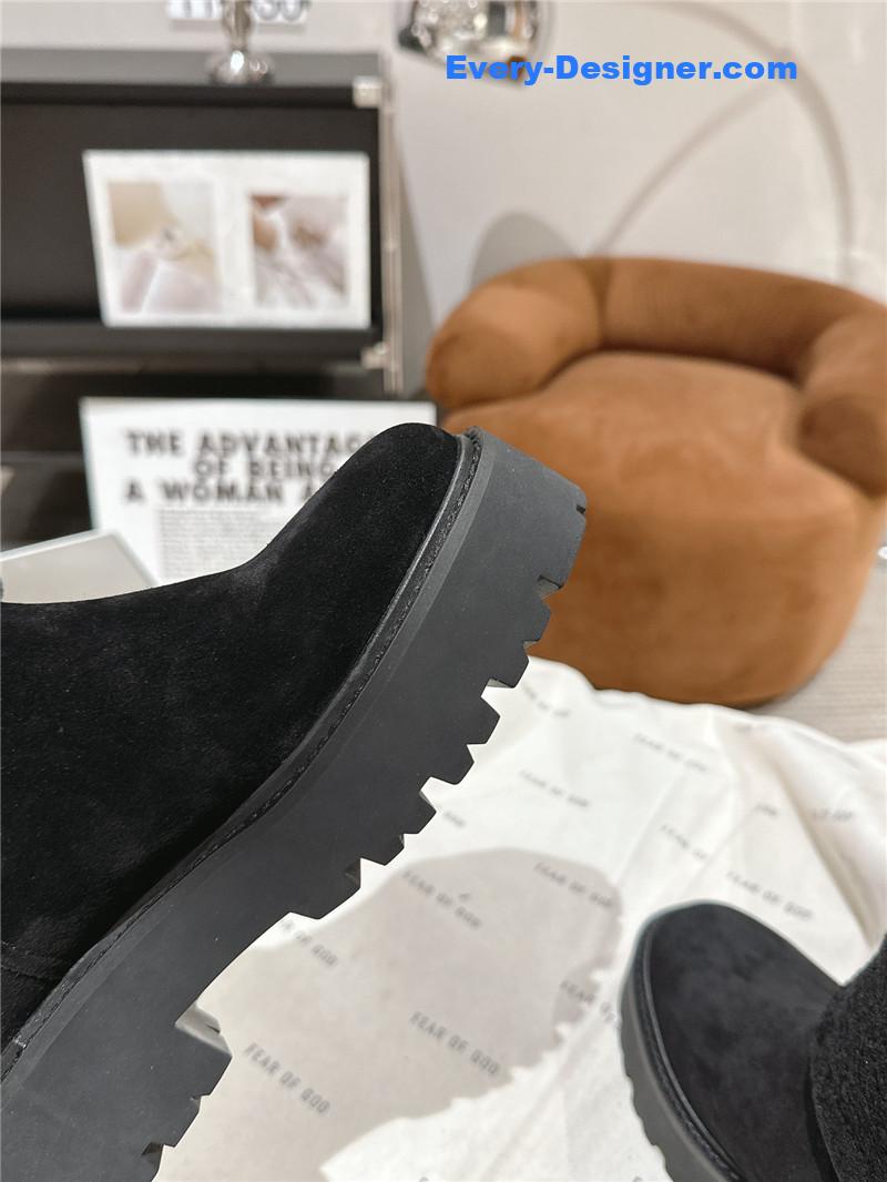 Ce1i*e bulky cropped boot in black