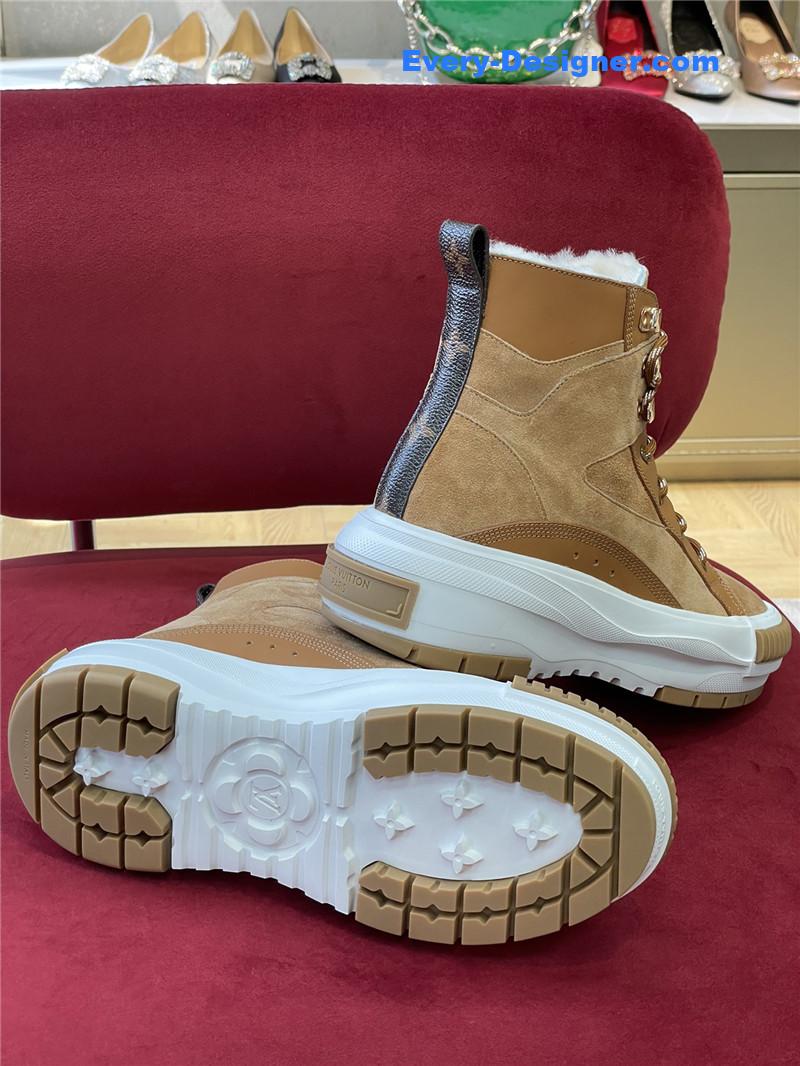 l0vis Vvtt0n lv squad shearling sneaker boots in brown