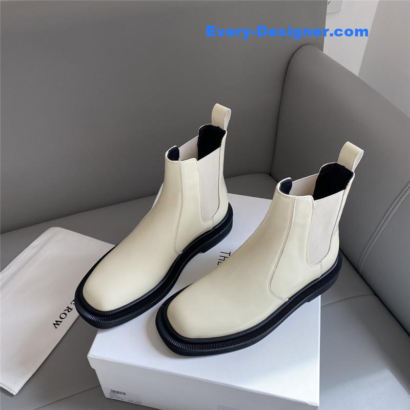The R0w white elastic ranger chelsea boots