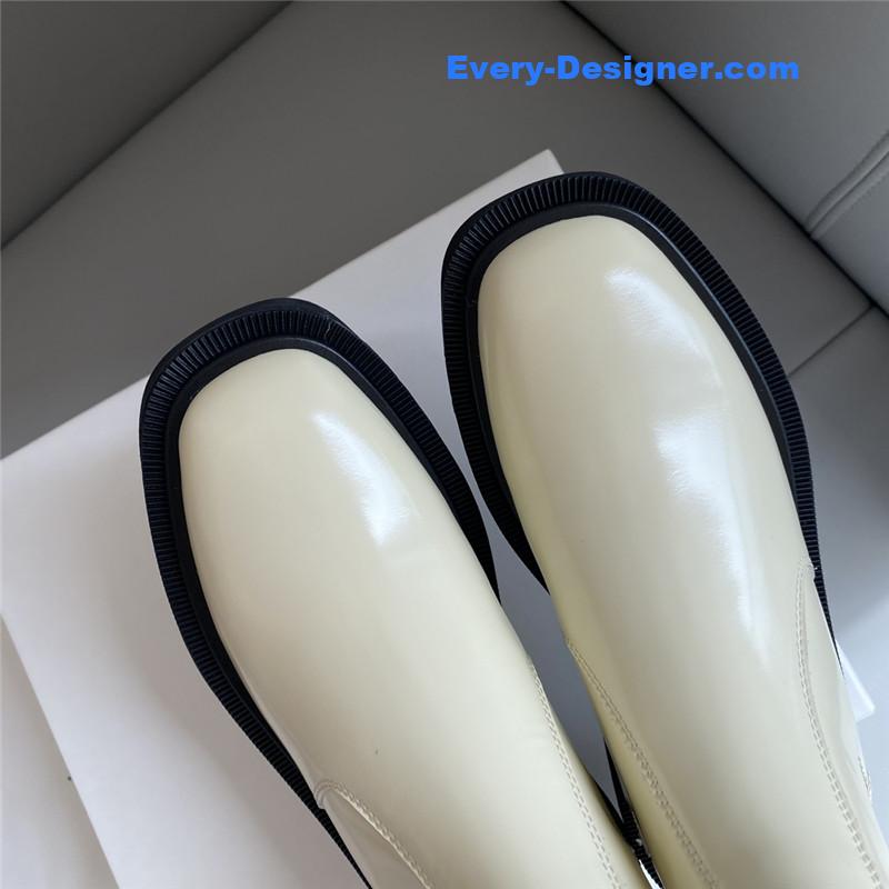 The R0w white elastic ranger chelsea boots