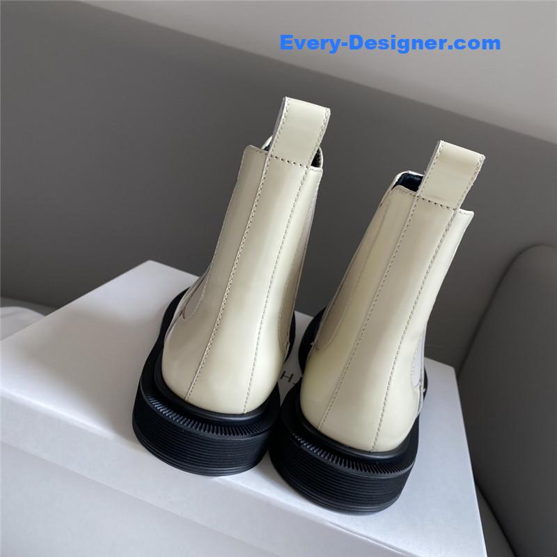 The R0w white elastic ranger chelsea boots