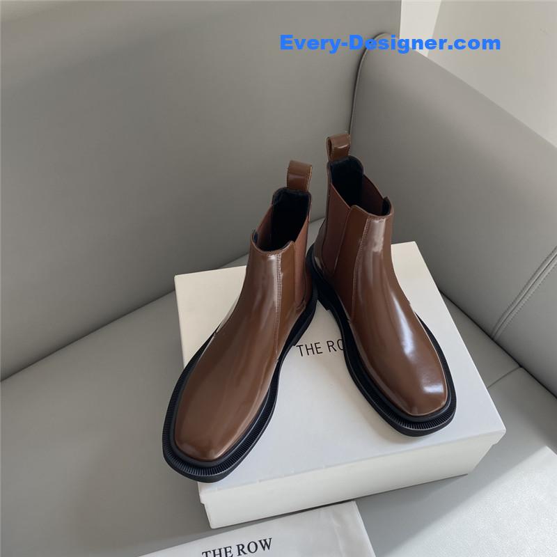 The R0w brown elastic ranger chelsea boots