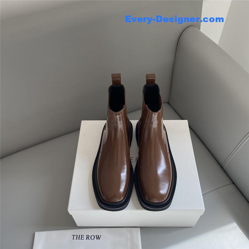 The R0w brown elastic ranger chelsea boots