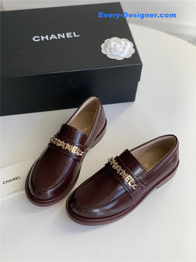 Ch**el classic letter chain loafers