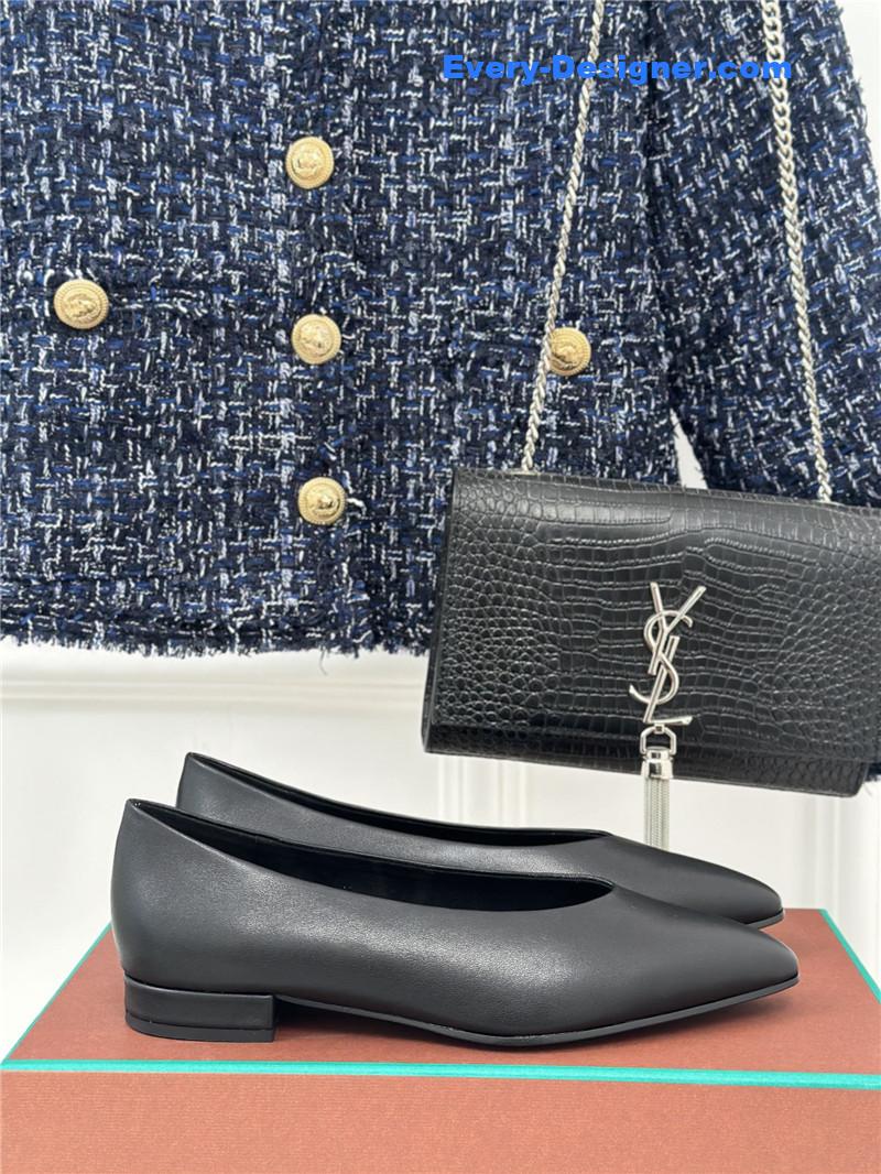 L0r0 P1ana retro witch flats