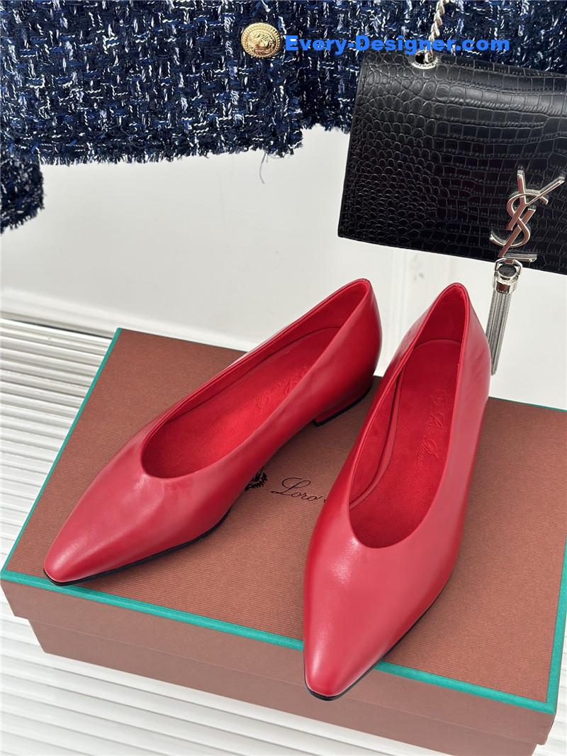 L0r0 P1ana retro witch flats